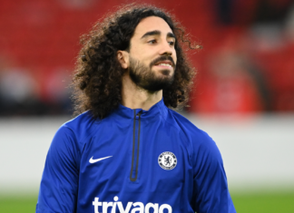 Mark Schwarzer: Cucurella zawsze gra z sercem